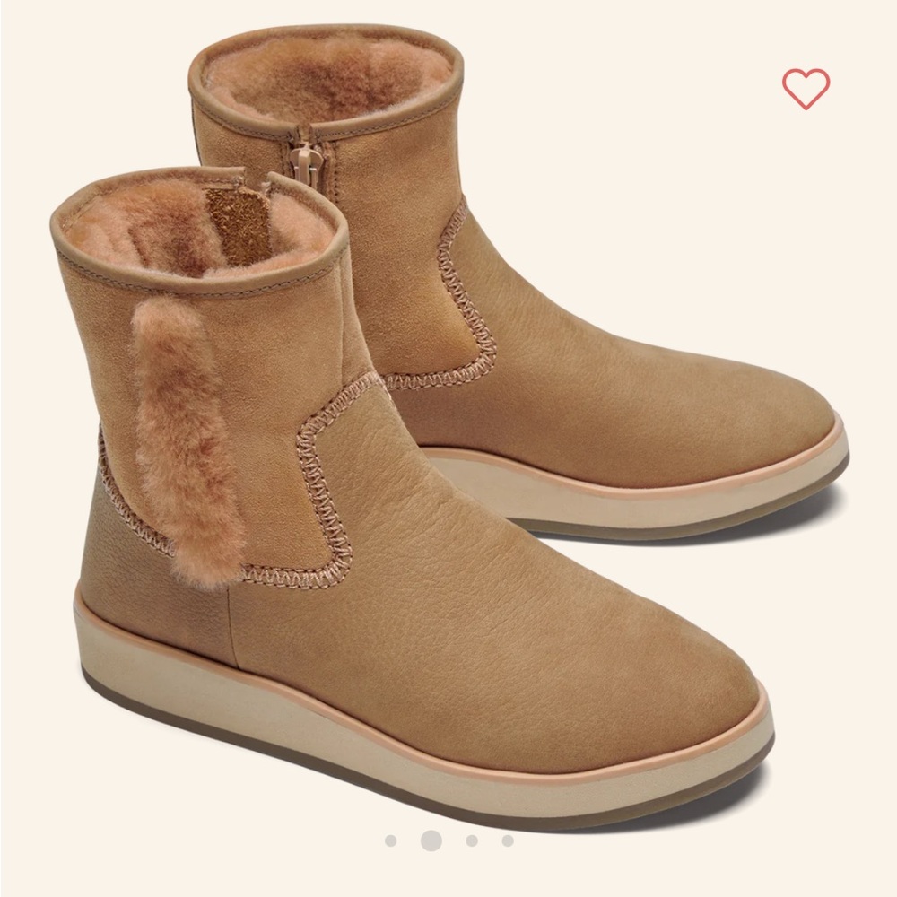 NWOT - OluKai Booties